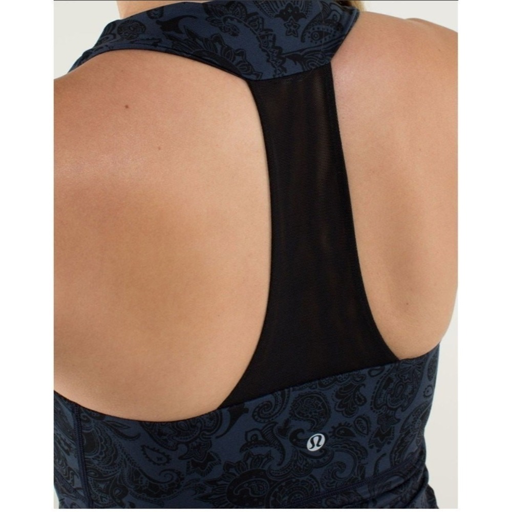 Lululemon Athletica Women's Blue Paisley Scoop Neck Racerback Tank Top Size‎ 8